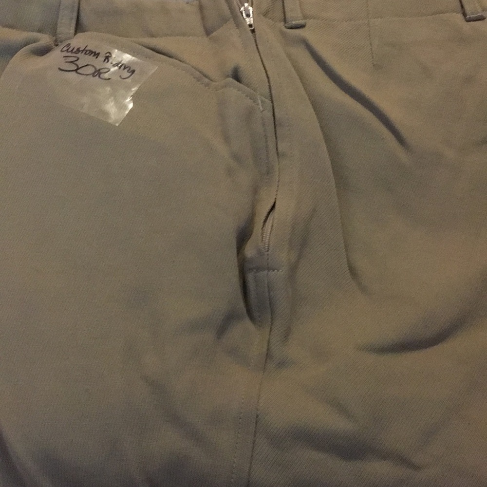 Custom Riding breeches 30 R in Olive.